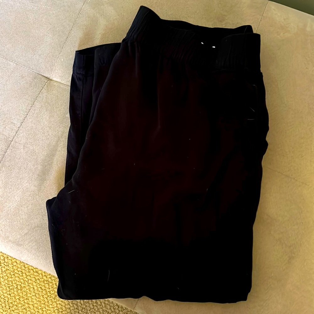 Black comfy cropped lounge pants